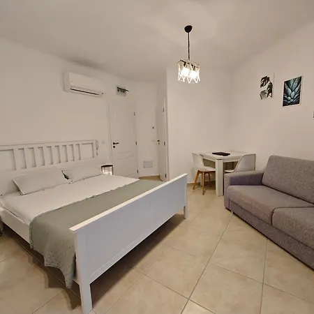 Marino Mar Deluxe Studios, & Indoorpool Inclusive 3*