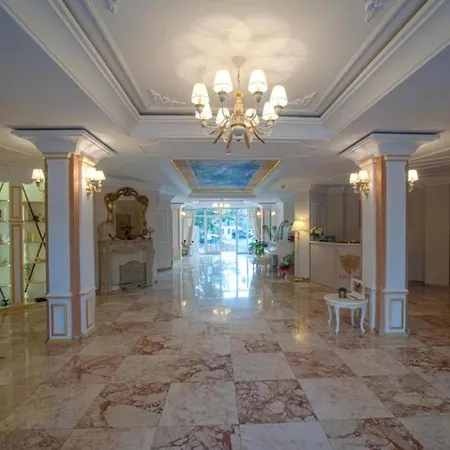 Marino Mar Deluxe Studio, Sauna 3 Pools Spa Central To Sea Sunny Beach