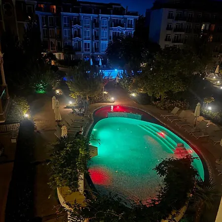 Marino Mar Deluxe Studios, & Indoorpool Inclusive 公寓式酒店 阳光海滩