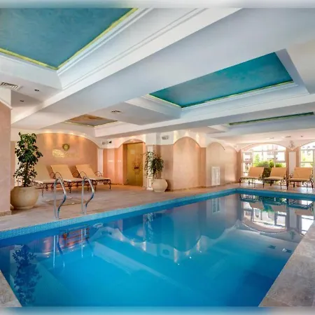 Marino Mar Deluxe Studios, & Indoorpool Inclusive 公寓式酒店 3*