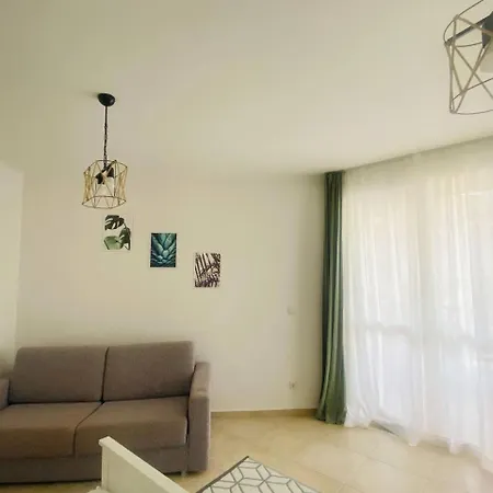 Marino Mar Deluxe Studios, & Indoorpool Inclusive 公寓式酒店